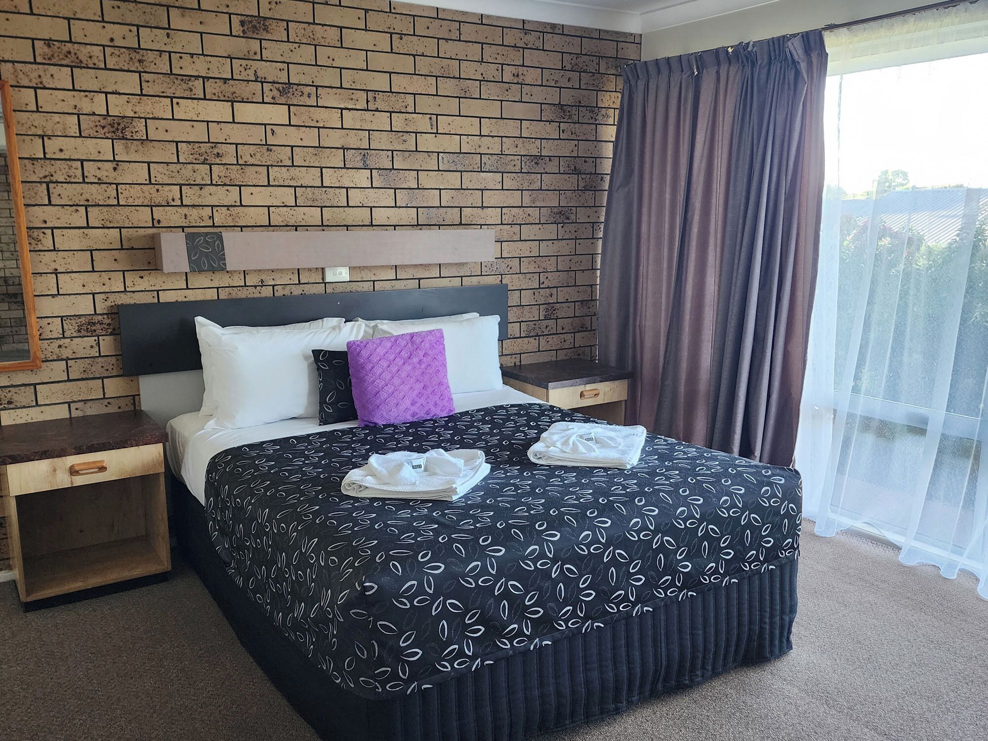 Standard Unit - Not Pet Friendly | Free cots/infant beds, bed sheets