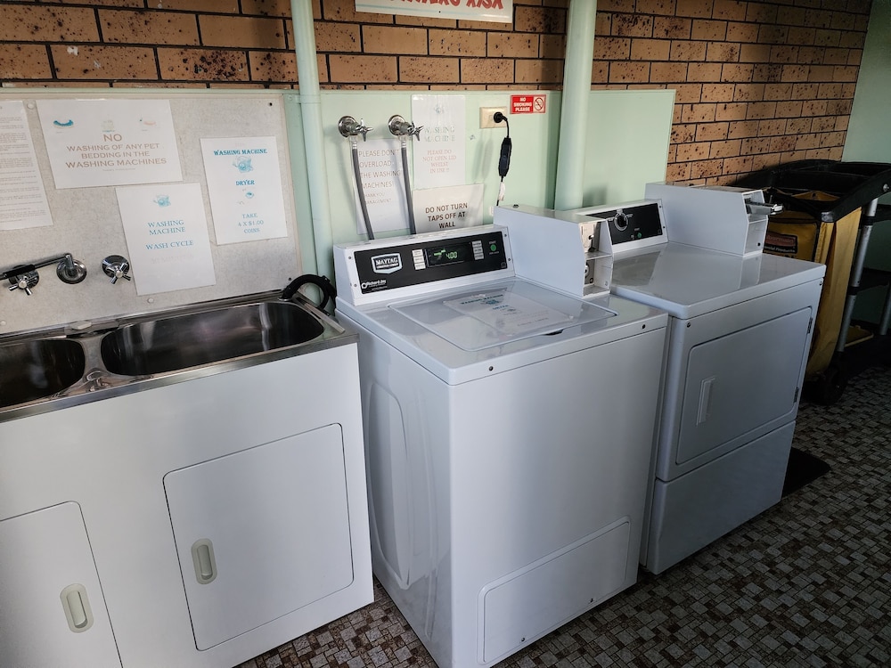 Toowoomba Caravan Park by null