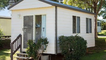 Economy Cabin - No Ensuite - Pet Friendly | Terrass/Patio