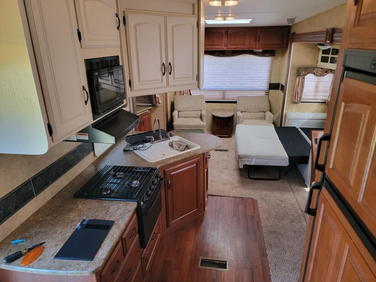 雪櫃、微波爐、焗爐、爐具