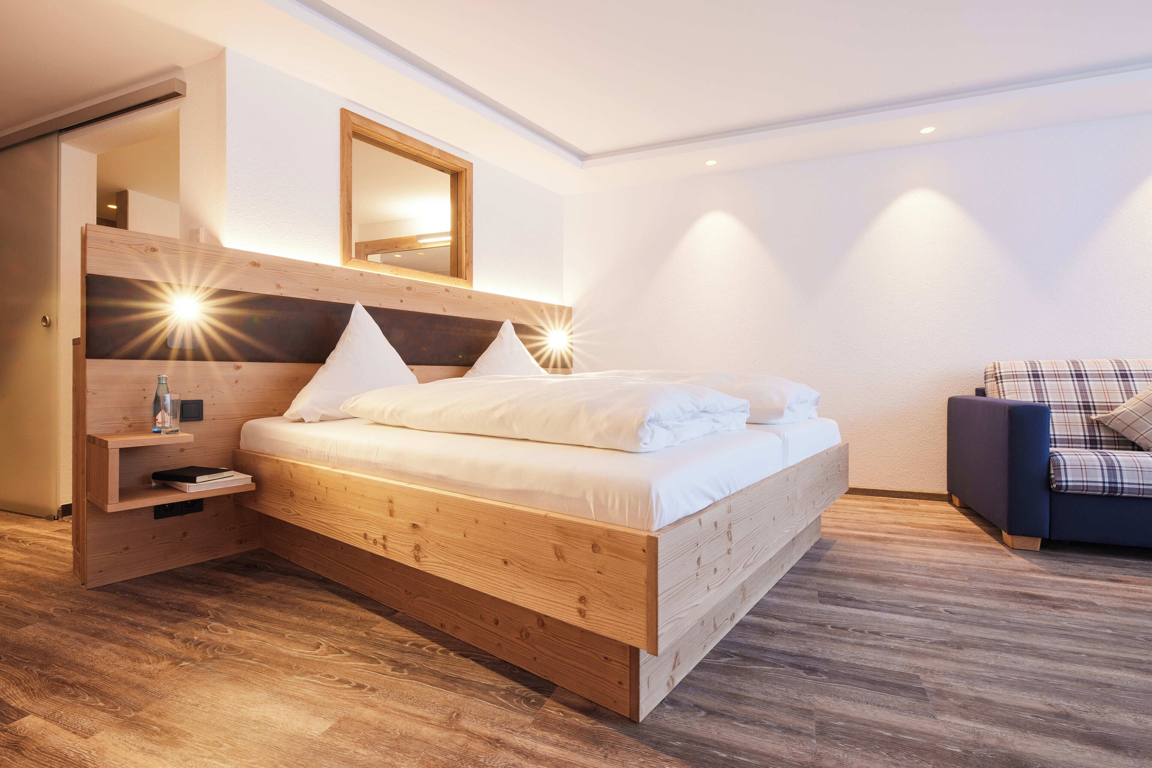 Deluxe-Doppelzimmer, Talblick | Zimmersafe, Schreibtisch, Verdunkelungsvorhänge, schallisolierte Zimmer