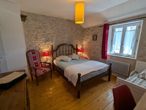 6 chambres, Wi-Fi gratuit, draps fournis