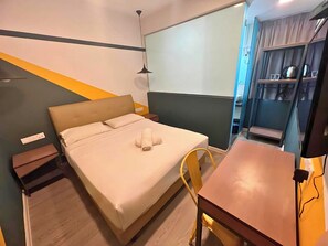 Bureau, fer et planche à repasser, Wi-Fi gratuit