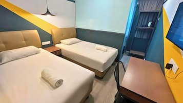 雙床房 | 書桌、熨斗/熨衫板、免費 Wi-Fi