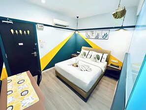 Romantic Room | Desk, iron/ironing board, free WiFi
