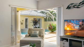 Smart TV, fireplace, DVD player