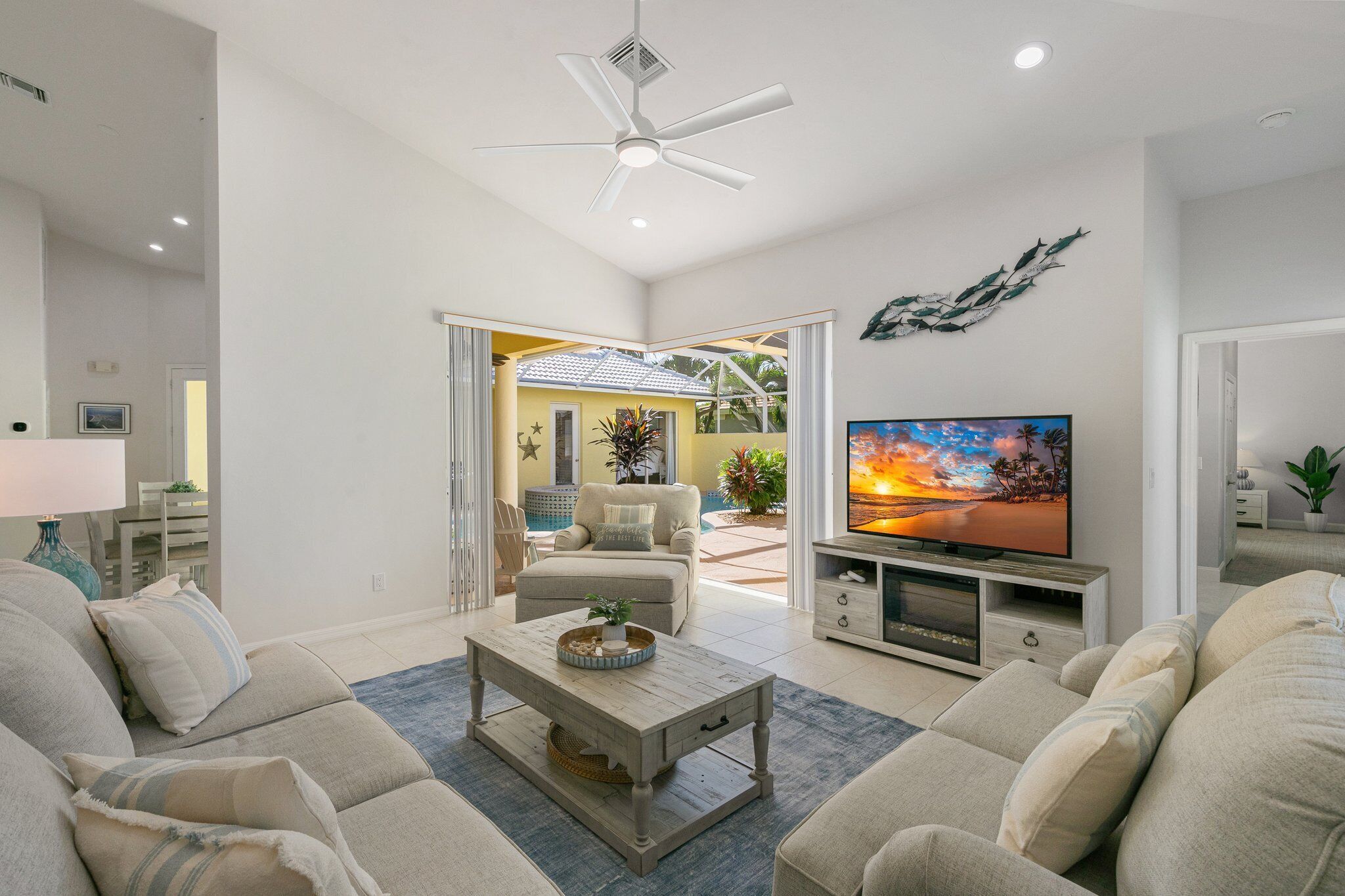 Smart TV, fireplace, DVD player