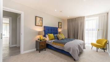 3 bedrooms, desk, travel cot, free WiFi