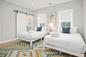 3 bedrooms, iron/ironing board, Internet, bed sheets