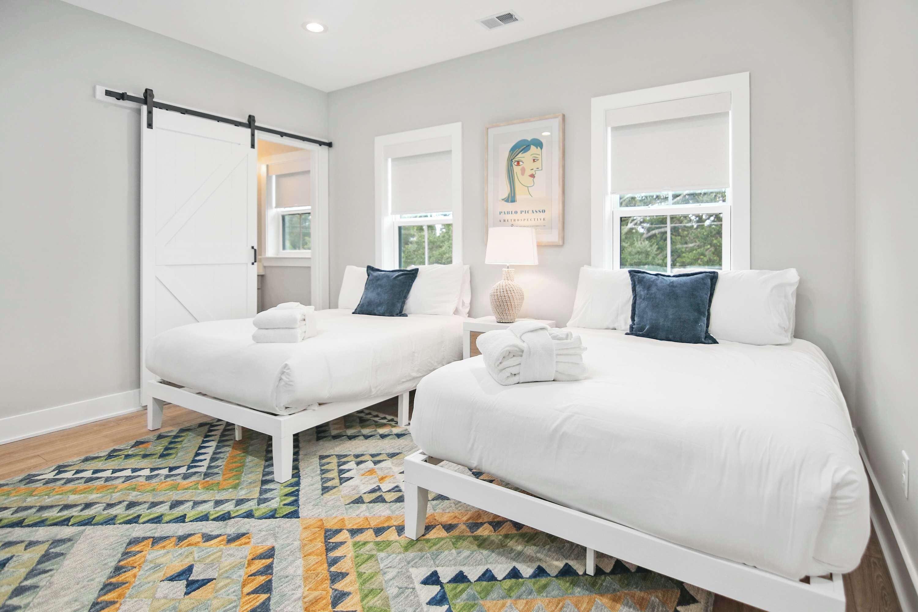 3 多间卧室、办公桌、熨斗/熨衣板、旅行婴儿床