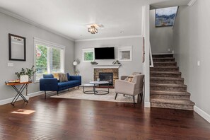 TV, fireplace, offices