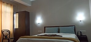 Soundproofing, free WiFi, bed sheets - Goroomgo Sonar Tori Gangtok (Gangtok)