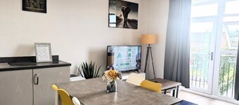 Rugby - Apartment - Sleeps 4 - Parking