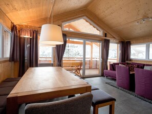 Chalet | Dining
