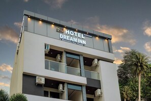 Front of property - Hotel Dream Inn (Sanwer)