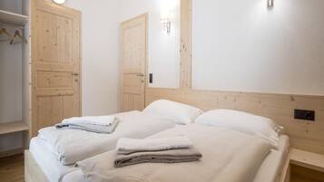 Chalet | 4 bedrooms, individually furnished