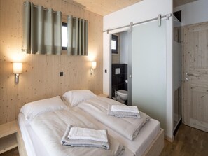 Chalet | 4 bedrooms, individually furnished, bed sheets - Nice Chalet With Balconies (Schladming)