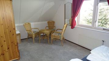 Rumah | 3 kamar tidur dan dilengkapi dengan perabotan berbeda-beda