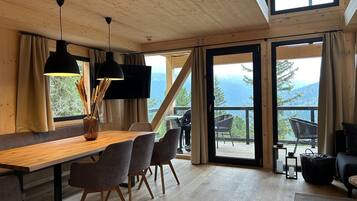 Chalet | Dining