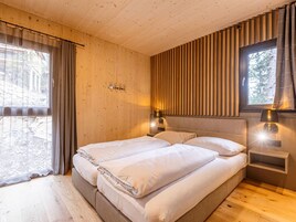 4 habitaciones, muebles diferentes y ropa de cama