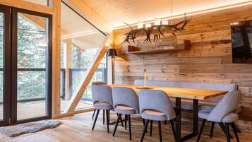 Chalet | Dining