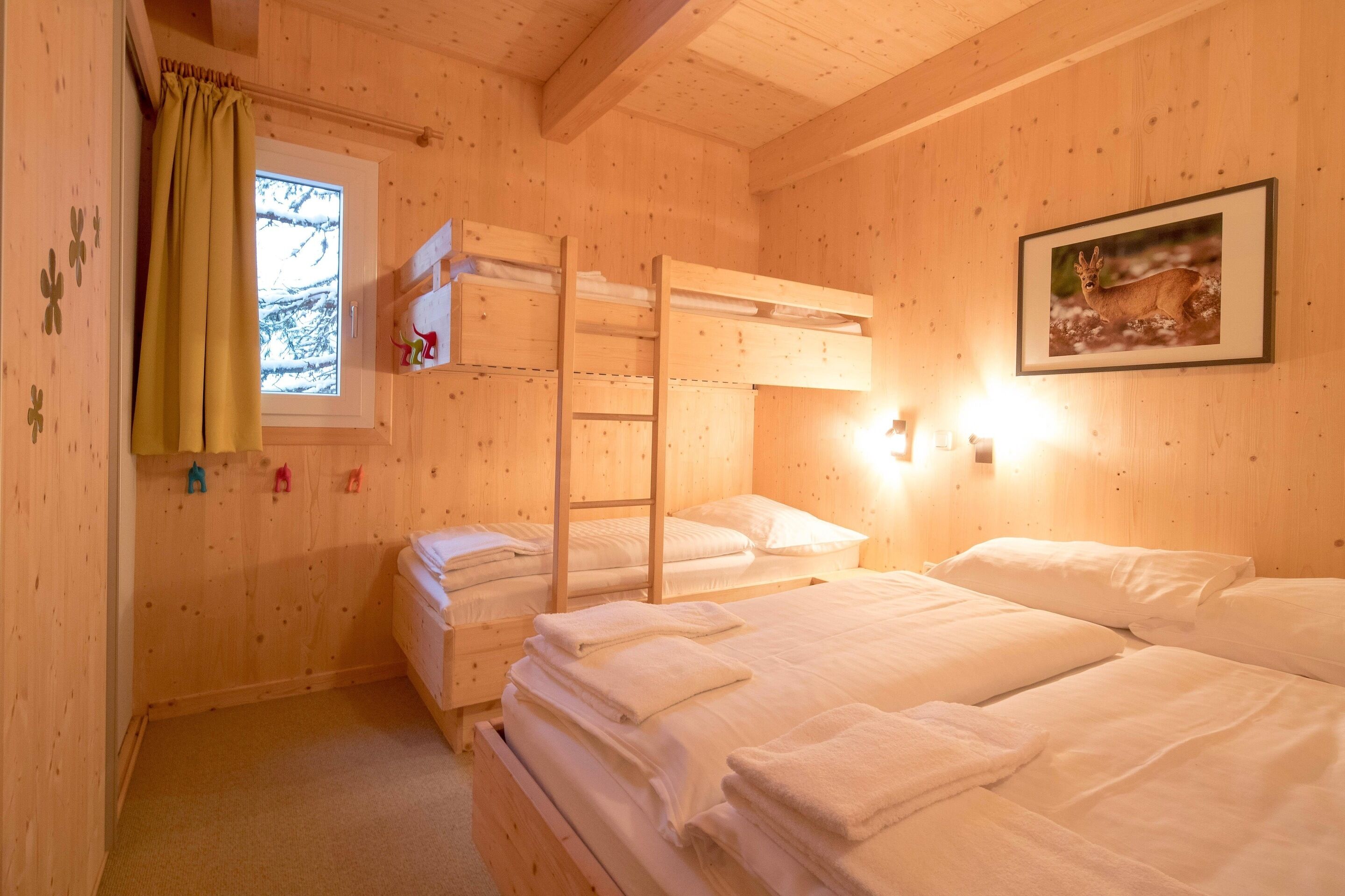 Chalet | 5 dormitorios, mobiliario individual, ropa de cama