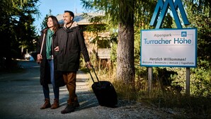 A sign for Alpenpark Turrachöhe welcoming visitors. - Chalet in Turracher Hohe Near Ski Slopes (Stadl-Predlitz)