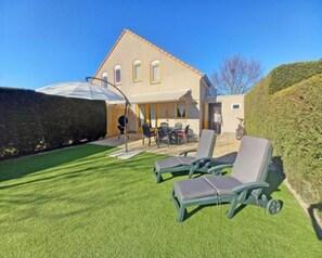 Garden - Bungalow in Breskens Near the Beach (Breskens)