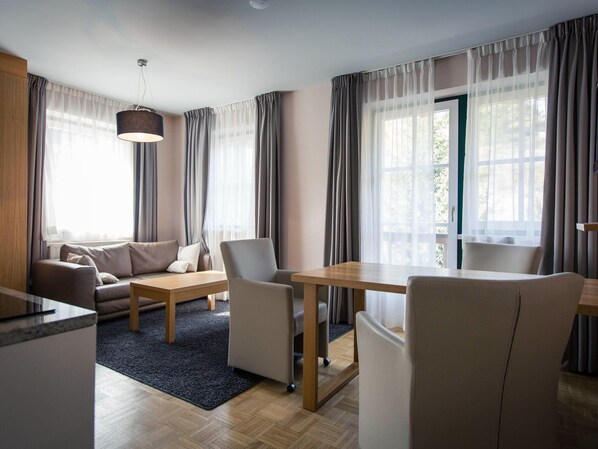 Apartment | Living room - Apartment in Alps Near Ski Slope (Stadl-Predlitz)