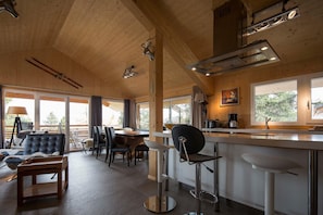 Alpehytte | Oppholdsrom