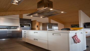 Chalet | Private kitchen | Electric kettle, toaster