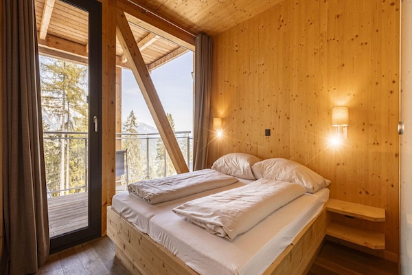 Chalet | 4 bedrooms, individually furnished, bed sheets