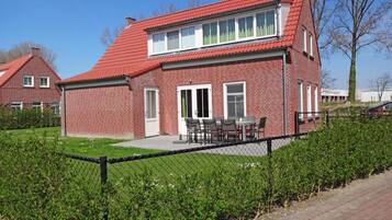 House | Outdoor dining