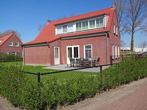 House | Outdoor dining - House in Netherlands for 8 With Modern Comfort (Breskens)
