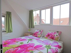 House - House in Netherlands for 8 With Modern Comfort (Breskens)