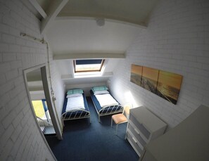 2 bedrooms, individually furnished - Holiday Home in Breskens Near the Beach (Breskens)