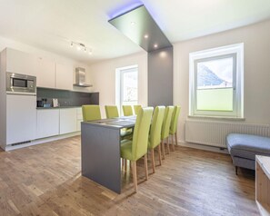 Apartment | Living room - Spacious Apartment in Styria With Garden View (Eisenerz)