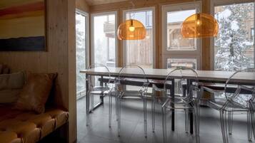 تناول الطعام