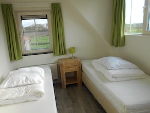 House | 4 bedrooms, individually furnished - Holiday Home Breskens Near the Coast (Breskens)