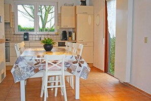 House | Dining - Holiday Home in Breskens Near Beach (Breskens)