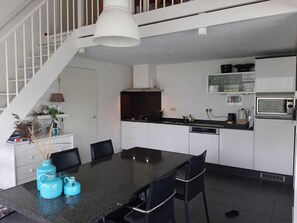 House | Private kitchen | Electric kettle, toaster