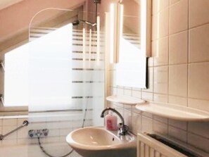 House | Bathroom - Bungalow in Breskens With Waterfront Jetty (Breskens)