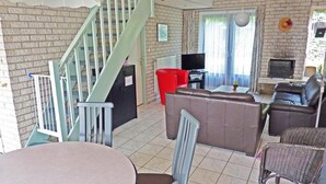 House | Living room - House in Breskens Near Beach and Lighthouse (Breskens)