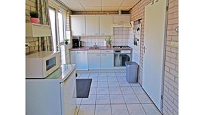 House | Private kitchen - House in Breskens Near Beach and Lighthouse (Breskens)