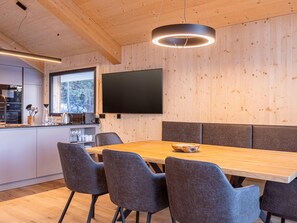 Chalet | Dining