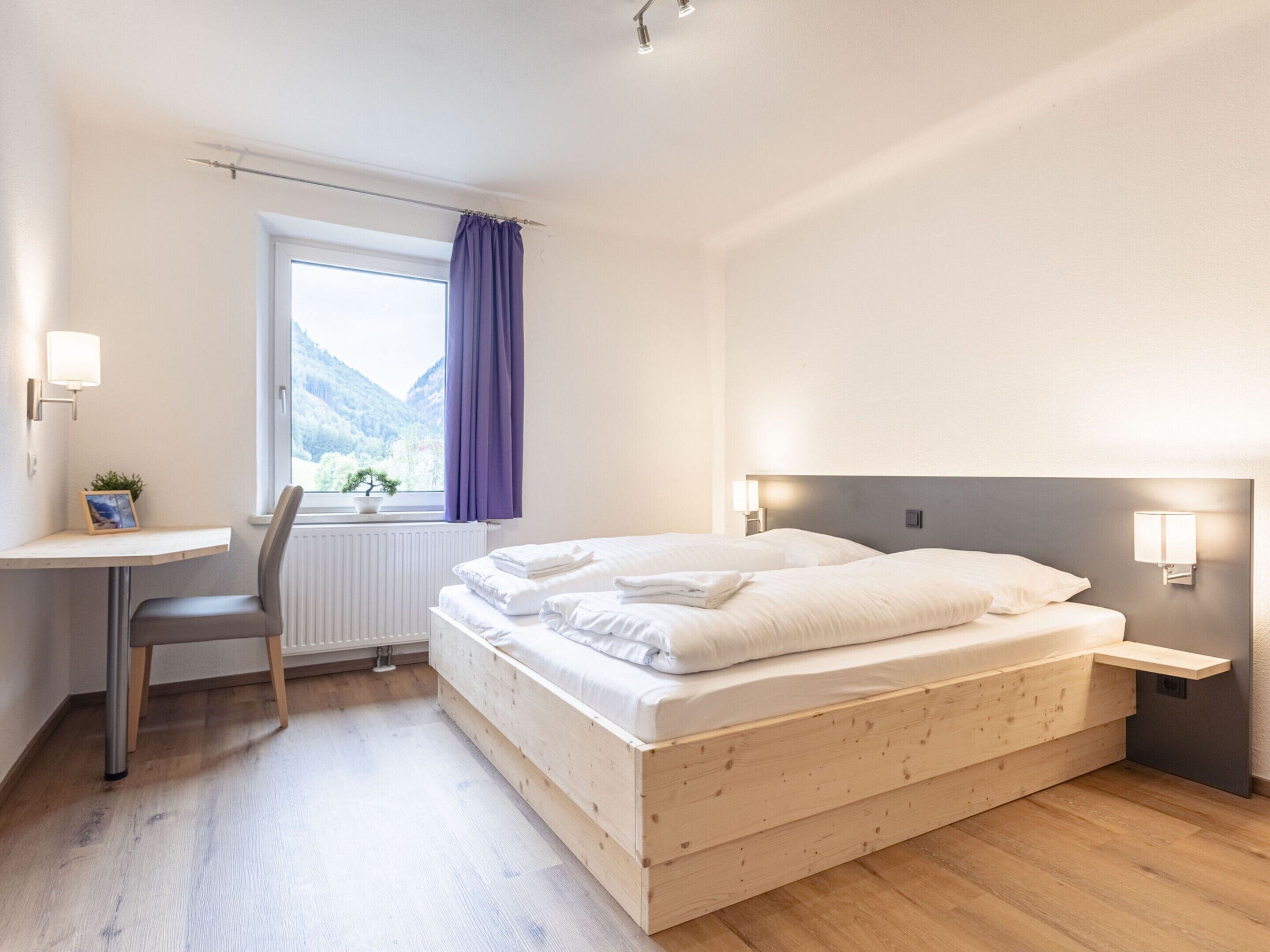 3 chambres, ameublement personnalisé, draps fournis