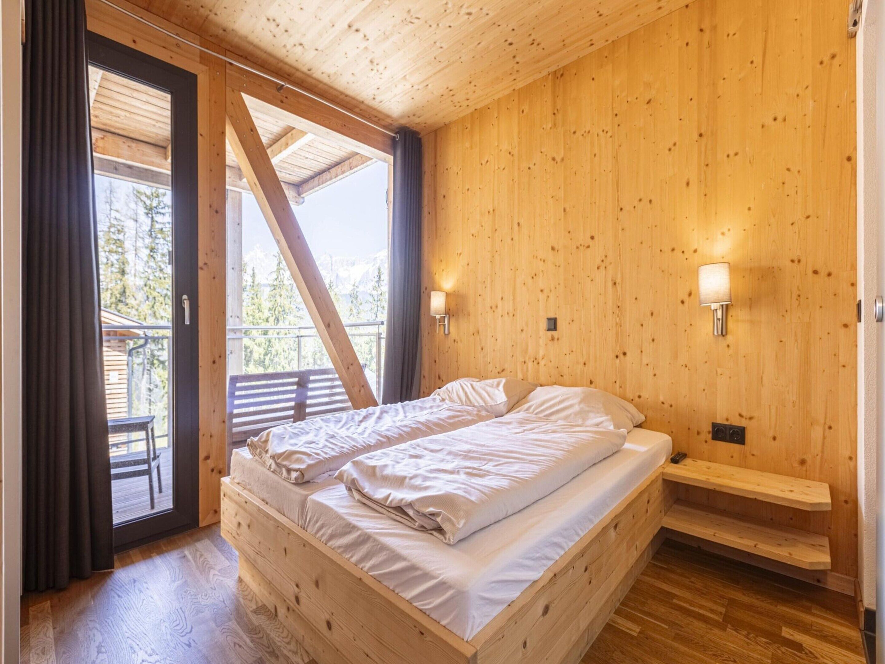 Chalet | 4 bedrooms, individually furnished, bed sheets