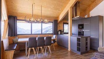 Chalet | Dining