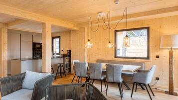 Chalet | Dining