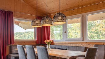 Chalet | Dining